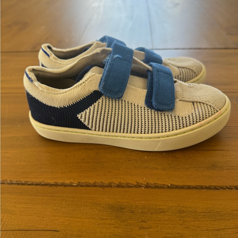 Rothy's Kids Strap Sneakers in a blue and white knit Size 13